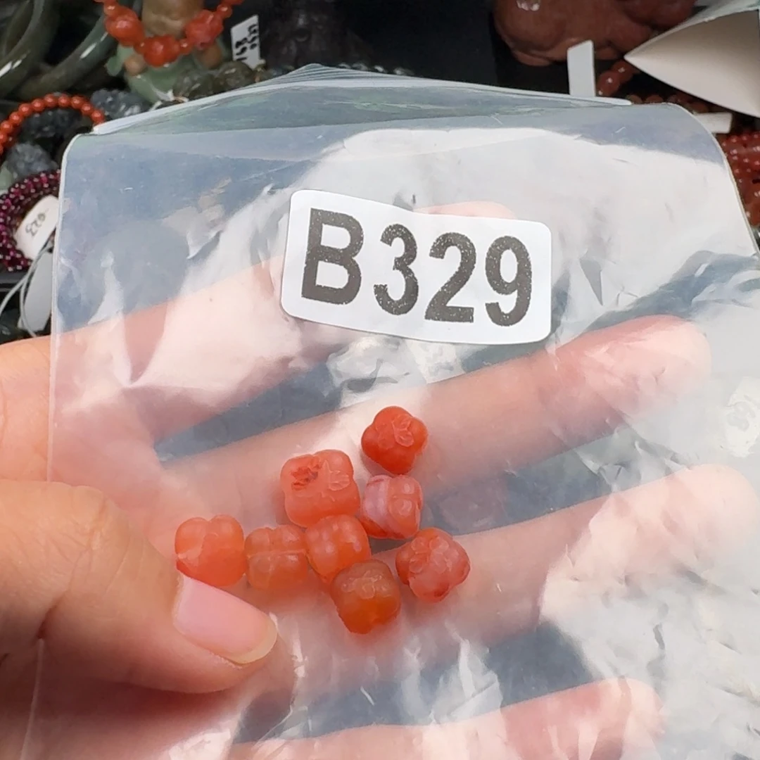 南红玛瑙未镶嵌珠宝奇石