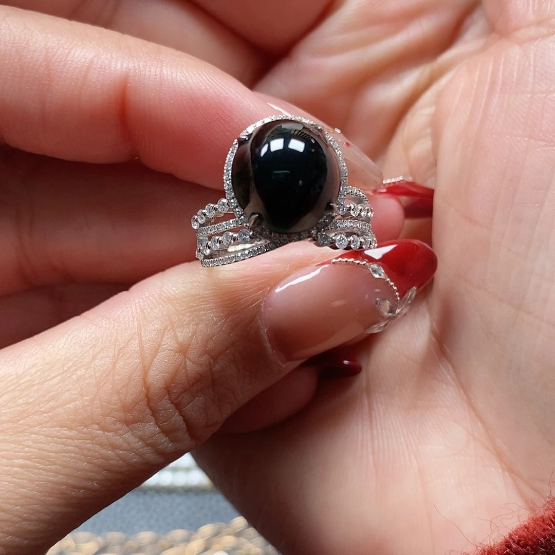 翡翠戒指18K金镶嵌墨翠