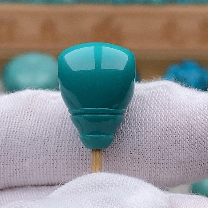 绿松石未镶嵌珠宝奇石12