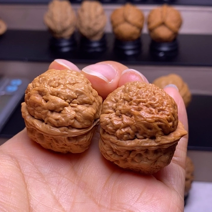 文玩核桃把件凤眼舍利43