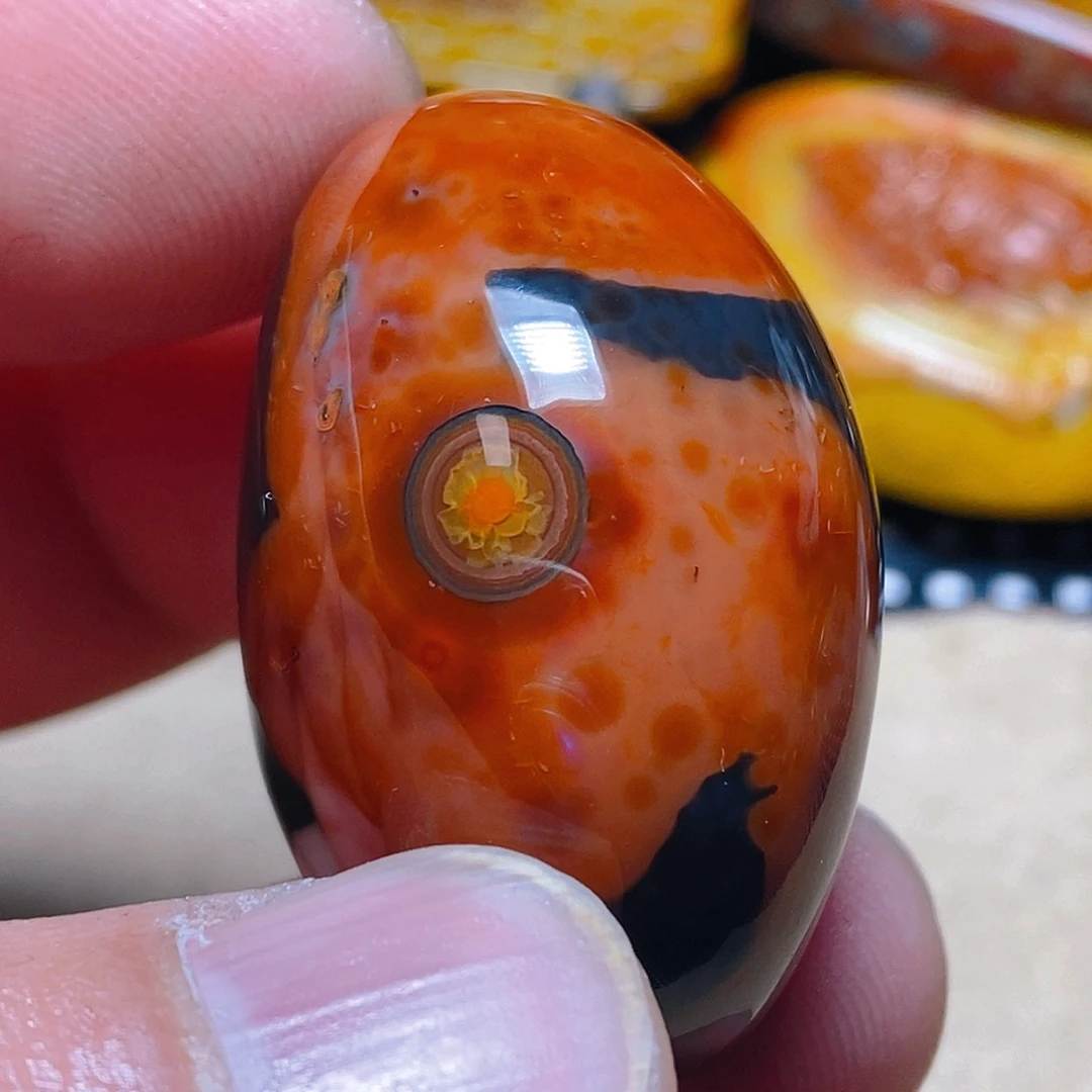 未镶嵌颈饰玛瑙/玉髓大*?