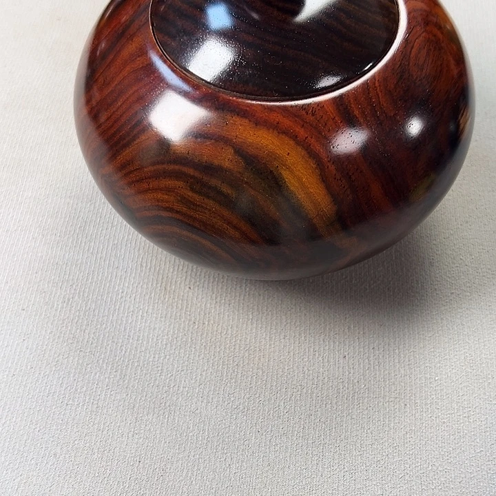 木质执*?老挝大红酸枝茶叶罐一个