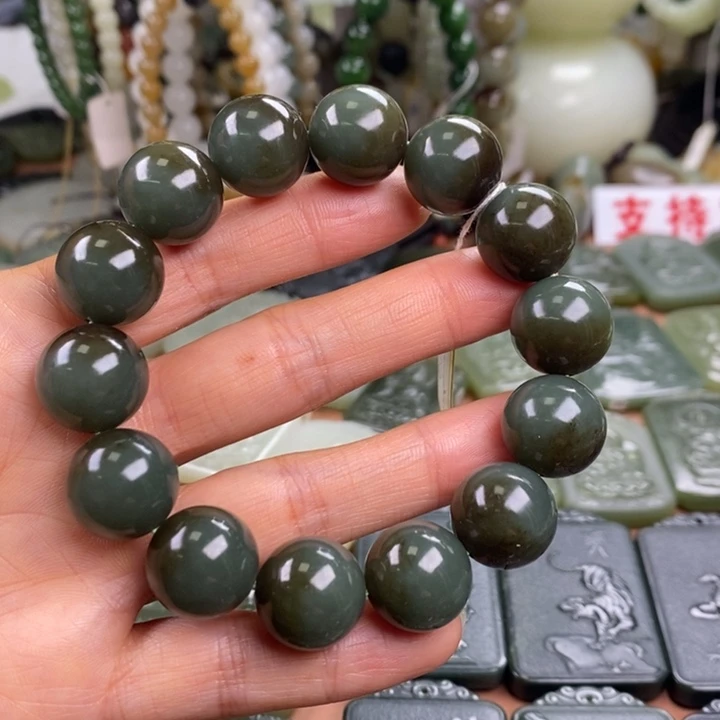 和田玉未镶嵌颈饰予