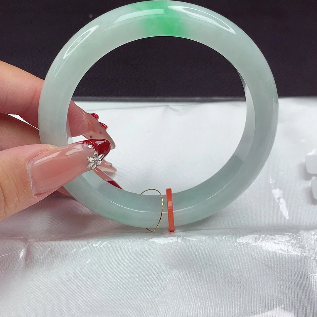 翡翠手镯未镶嵌59圈340