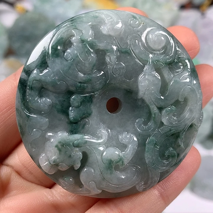 翡翠未镶嵌颈饰龙凤呈祥两面工艺福利卡厚13+