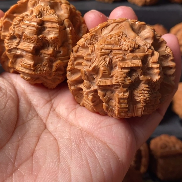 文玩核桃把件山水