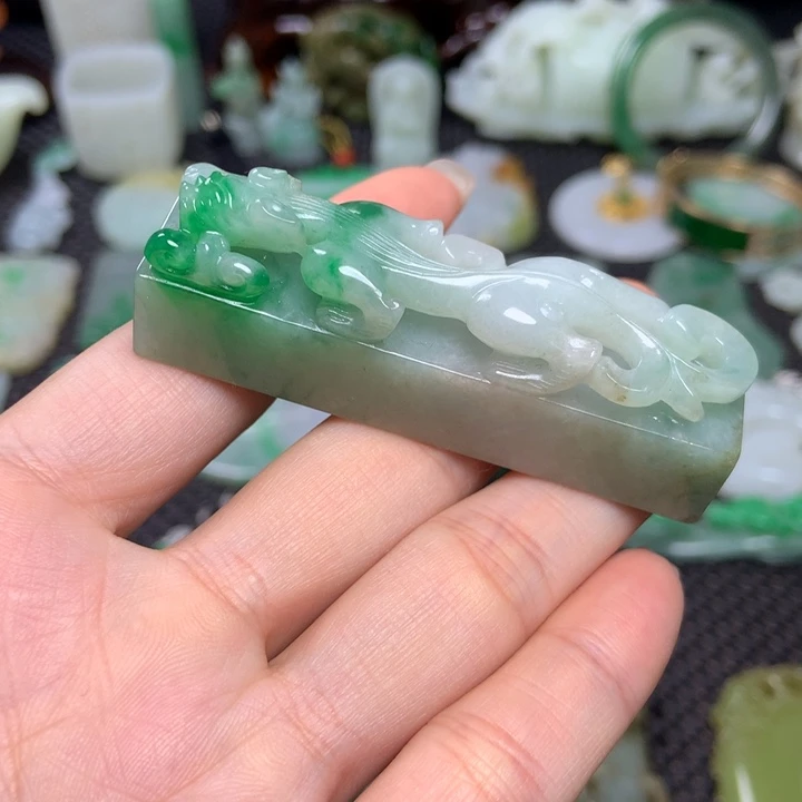 开***影翡翠未镶嵌挂件清
