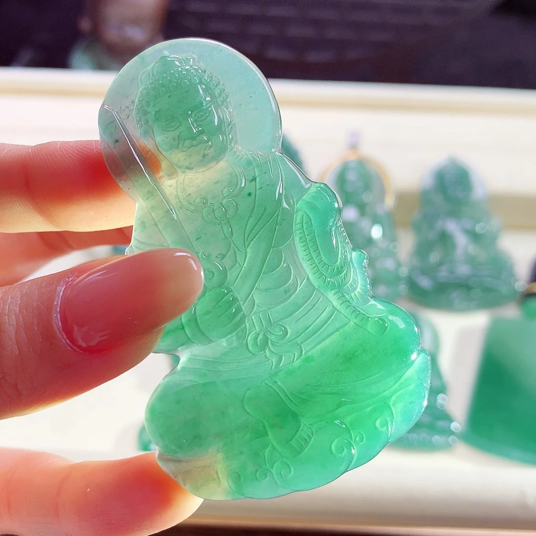 颈饰未镶嵌翡翠天然