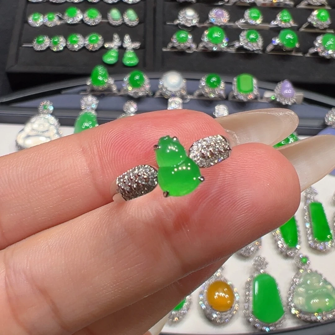 翡翠18K金镶嵌戒指收到货48小时鉴赏期