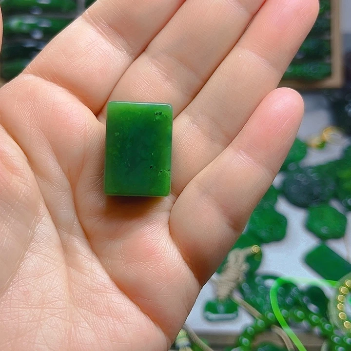 颈饰未镶嵌和田玉（糖玉）君*兰