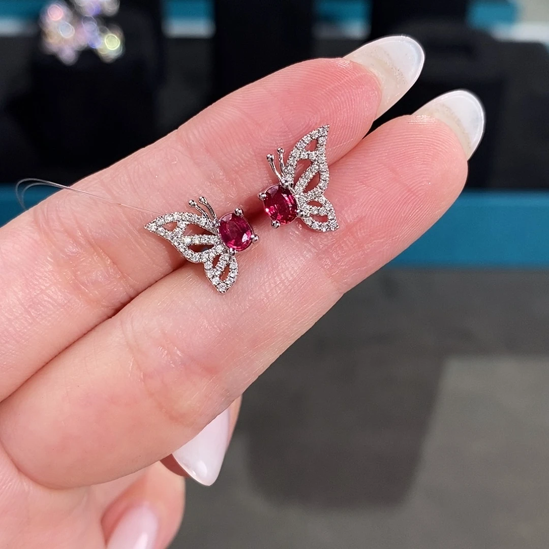 红宝石18K金镶嵌耳饰