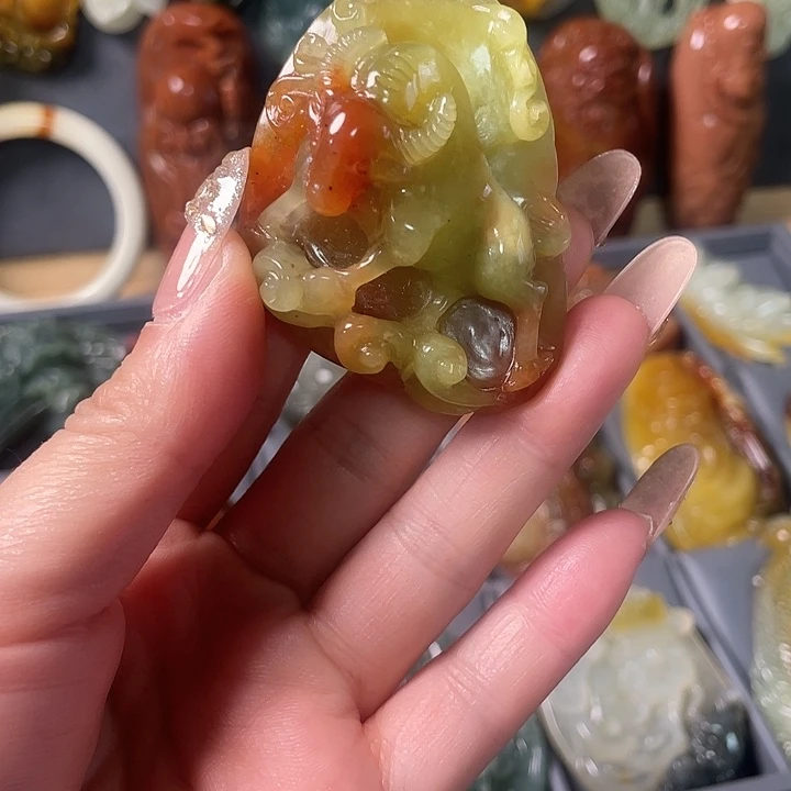 蛇纹石玉未镶嵌挂件