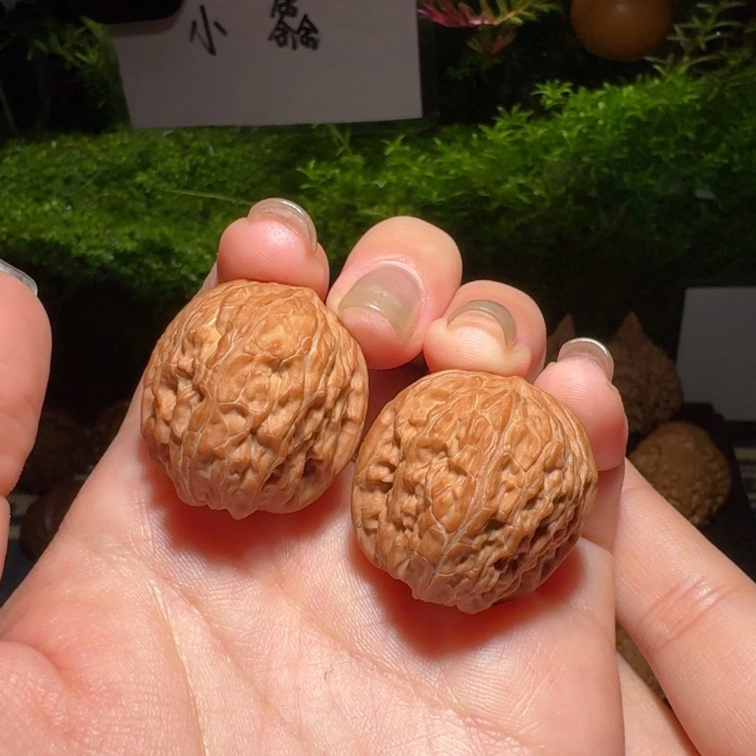 942号29磨盘狮子头手捻文玩核桃