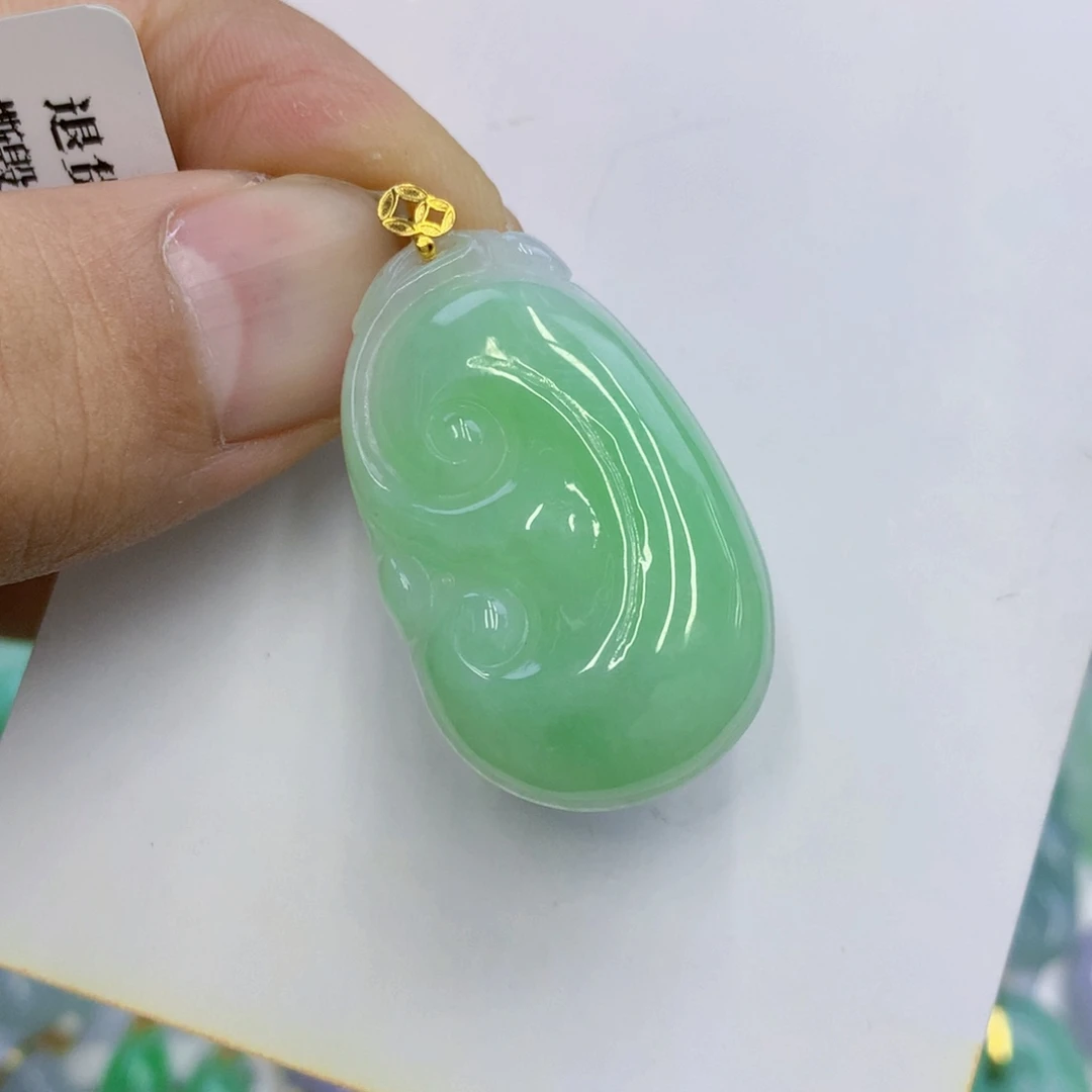 18K金镶嵌挂件翡翠翡翠