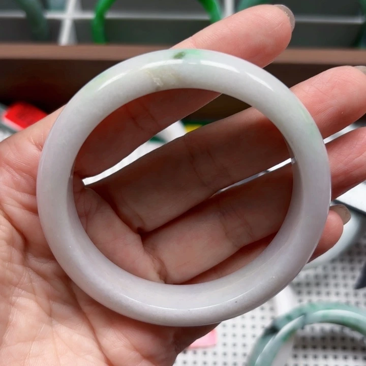 翡翠未镶嵌手镯缅甸天然