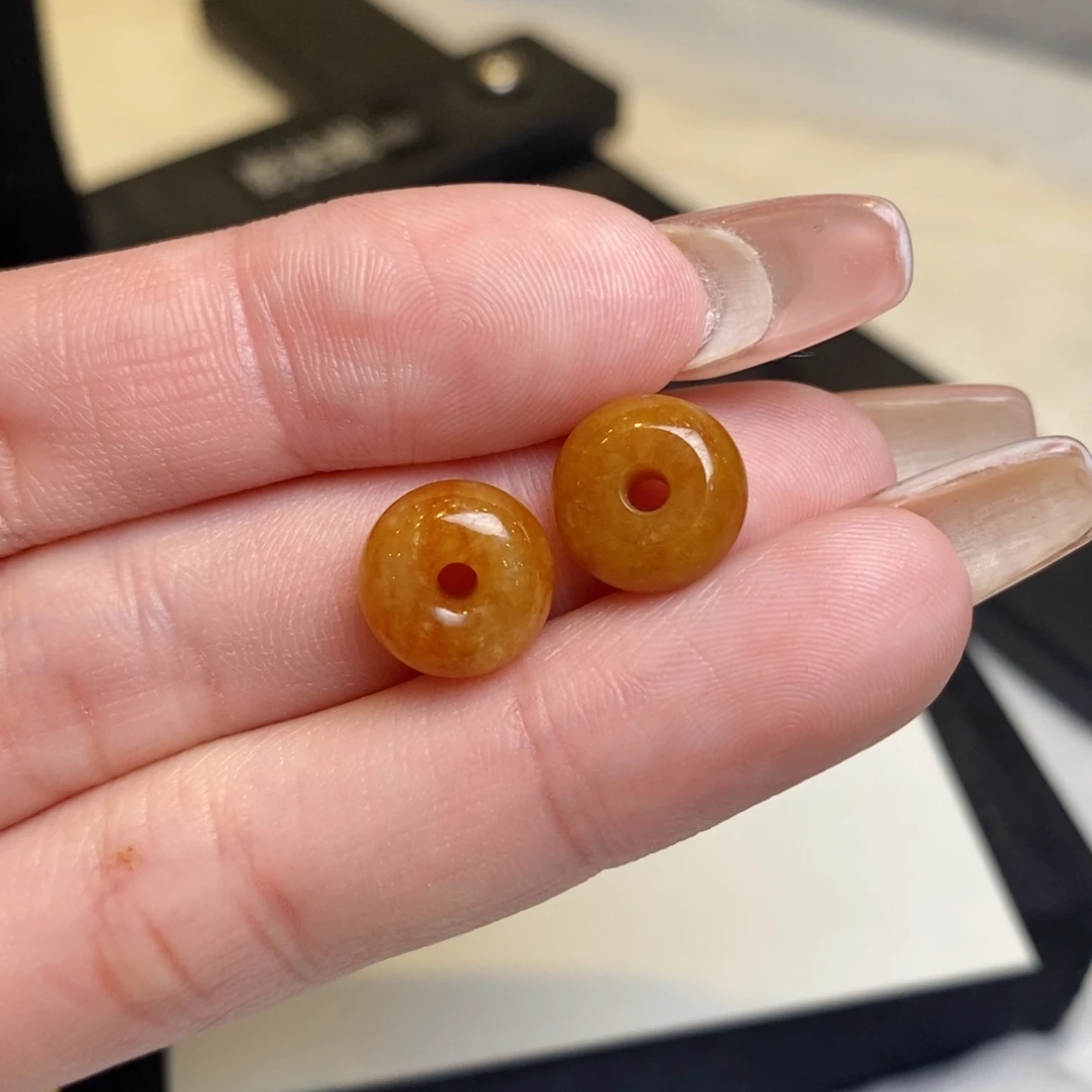 翡翠耳饰未镶嵌红翡小扣子