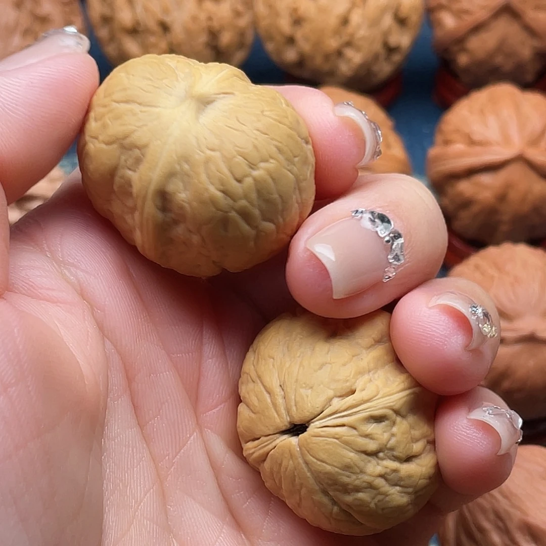 V***文玩核桃把件精品手捻