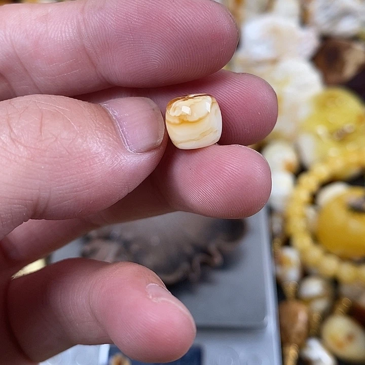 未镶嵌琥珀裸石我