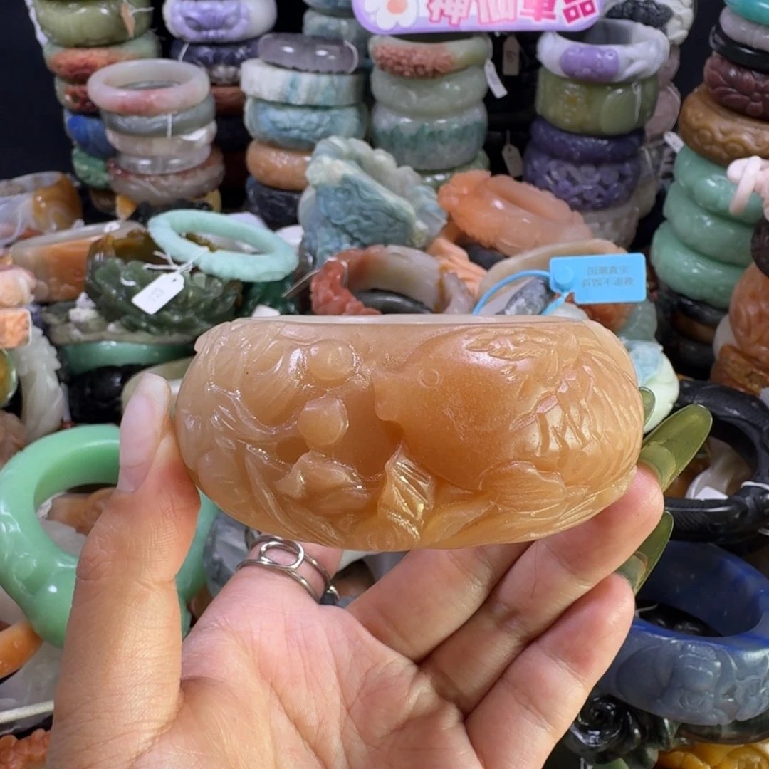 石英质玉（佘太翠）未镶嵌手镯37，57，微瑕不退换