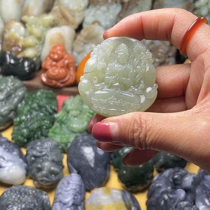 和田玉未镶嵌颈饰