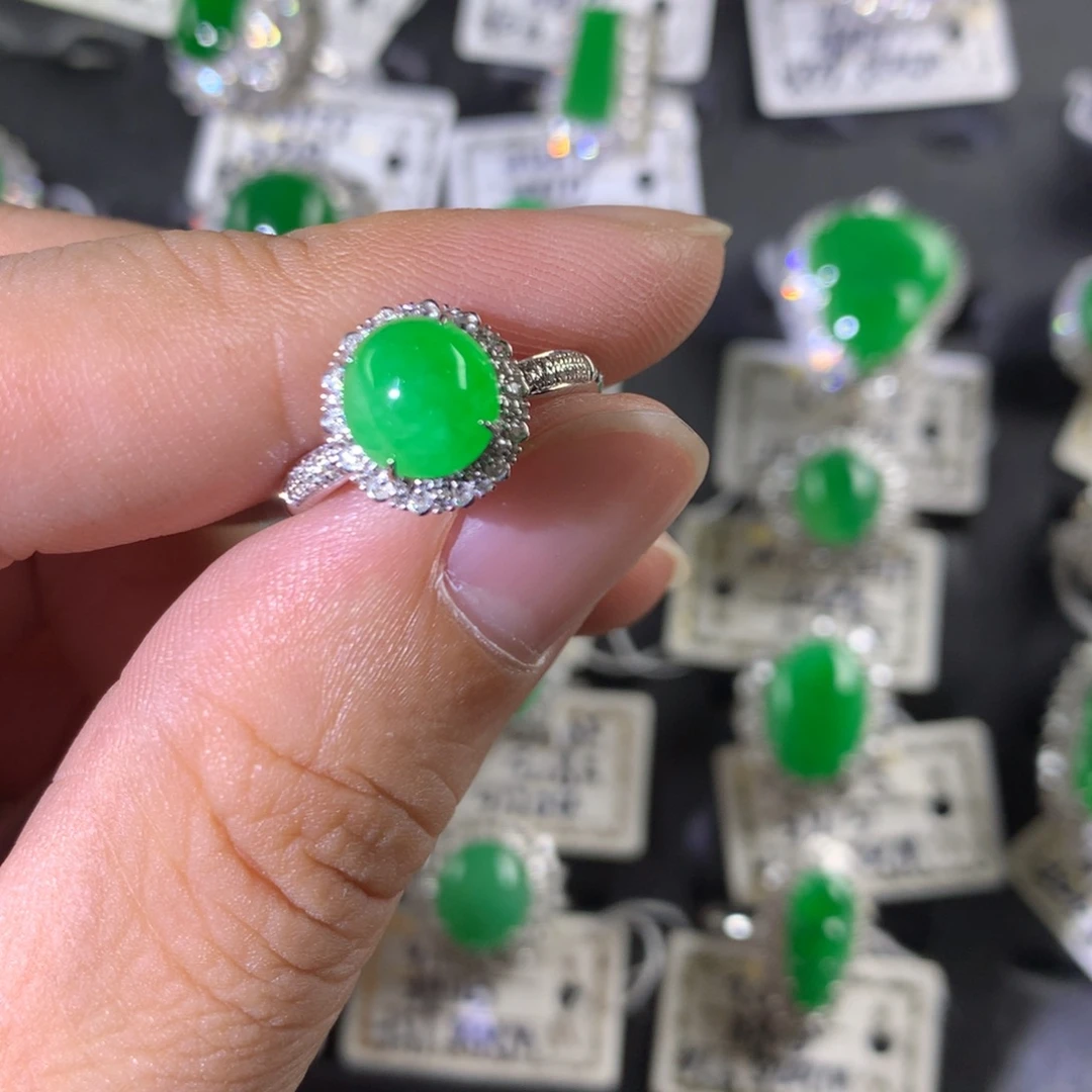 翡翠18K金镶嵌戒指翡翠