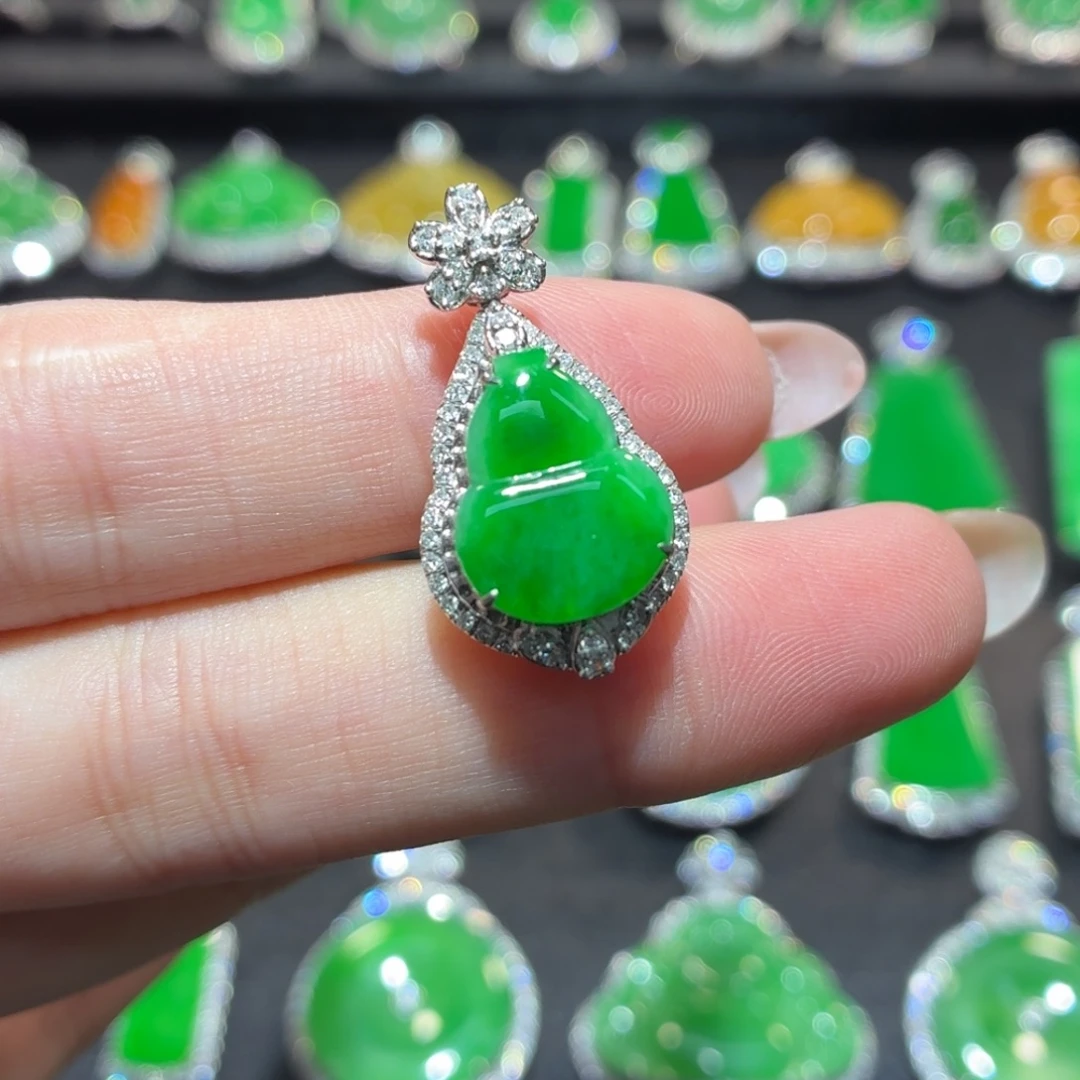 翡翠18K金镶嵌吊坠(不含链)85