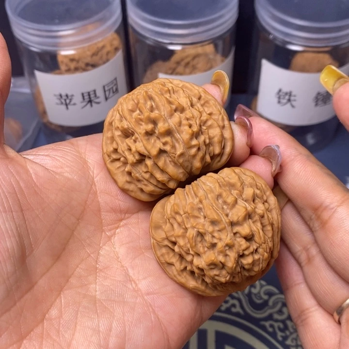 文玩核桃把件44四座楼