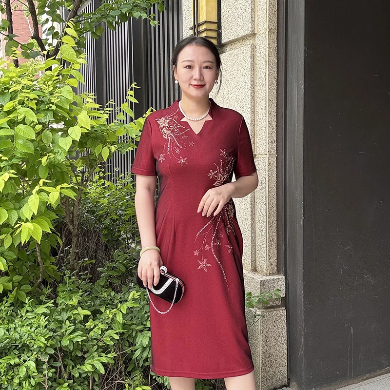 夏季女结婚妈妈装洋气喜婆婆大码国风短袖酒红色婚宴礼服连衣裙