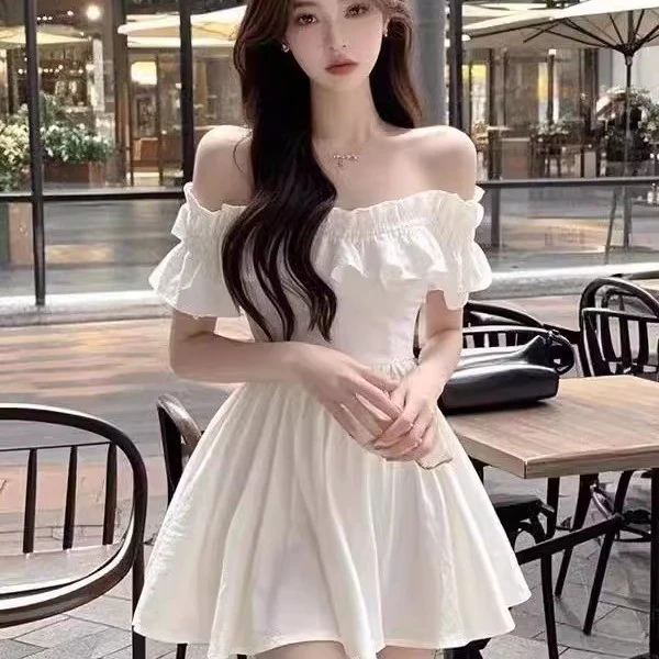 纯欲风木耳边一字肩短袖连衣裙女温柔气质御姐范收腰显瘦A字短裙