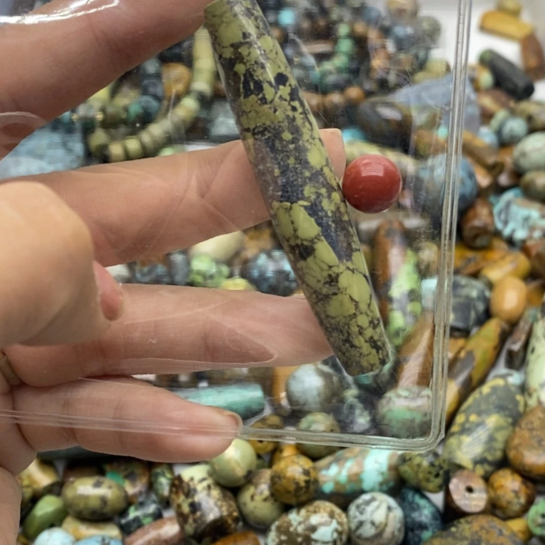 沁***合南红玛瑙未镶嵌珠宝奇石
