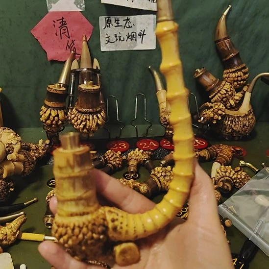 贵***哥贵州特色竹根烟斗工艺品手把件