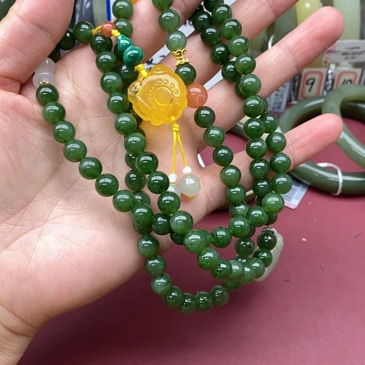 和田玉（糖玉）项链未镶嵌半***?