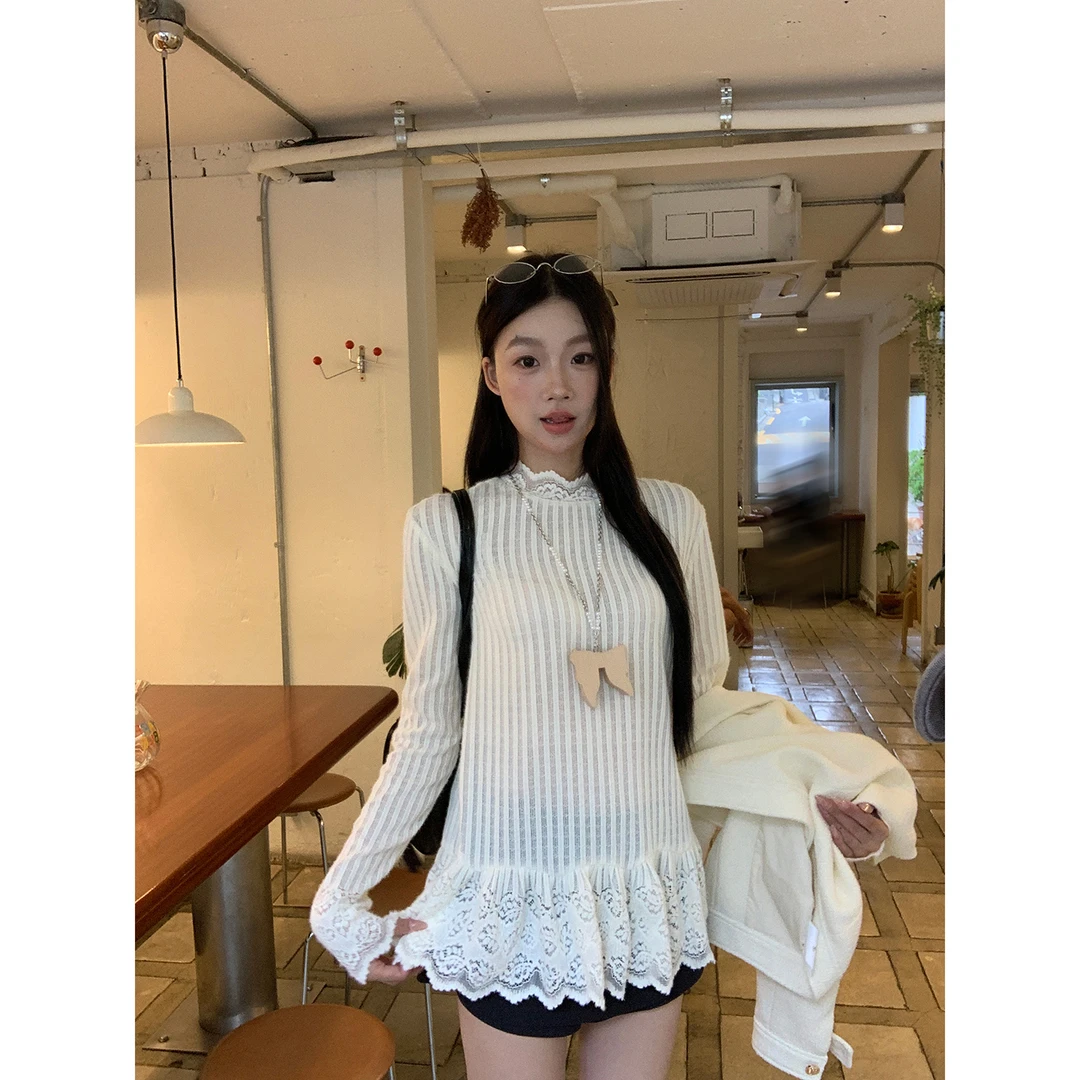 【南韩T恤】秋季苔丝茉莉刺绣蕾丝花边长袖宽松T恤253V2602