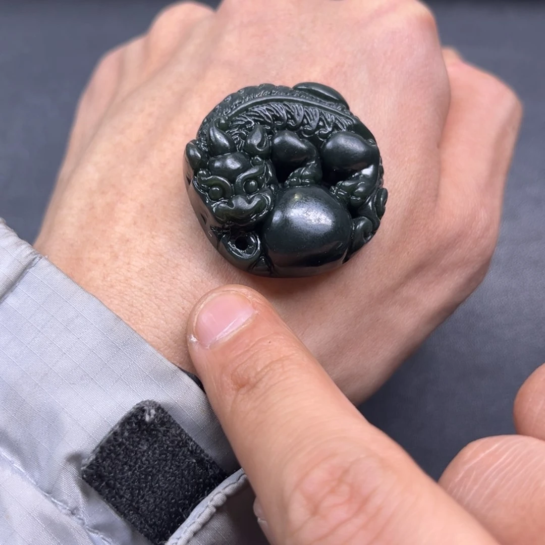 和田玉颈饰未镶嵌多样性新疆黑油青手工貔貅钢板料