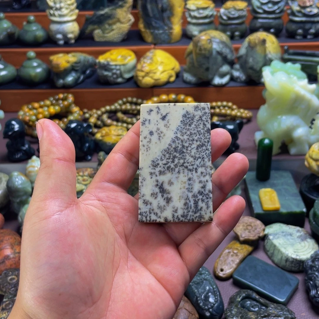 【闪购商品】未镶嵌岫岩河磨玉（透闪石质玉）挂件