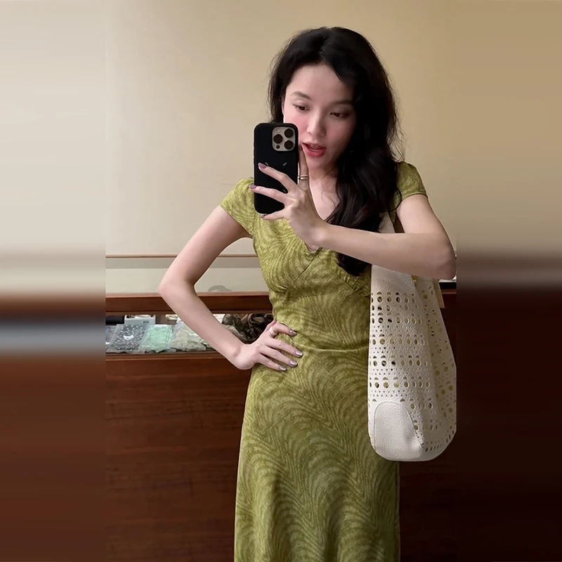 【现货+运补】法式v领绿色碎花新款海边度假气质收腰包臀长裙3350