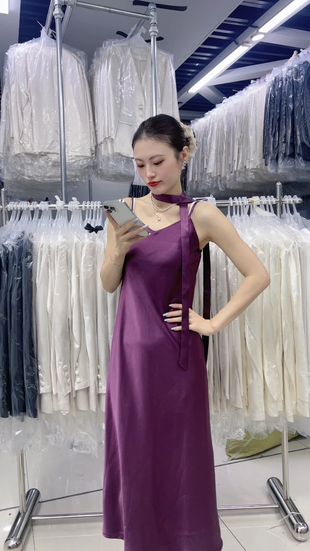 <摇曳生姿>2513法式鎏金缎飘带鱼尾裙修身型千金风气质法式长裙