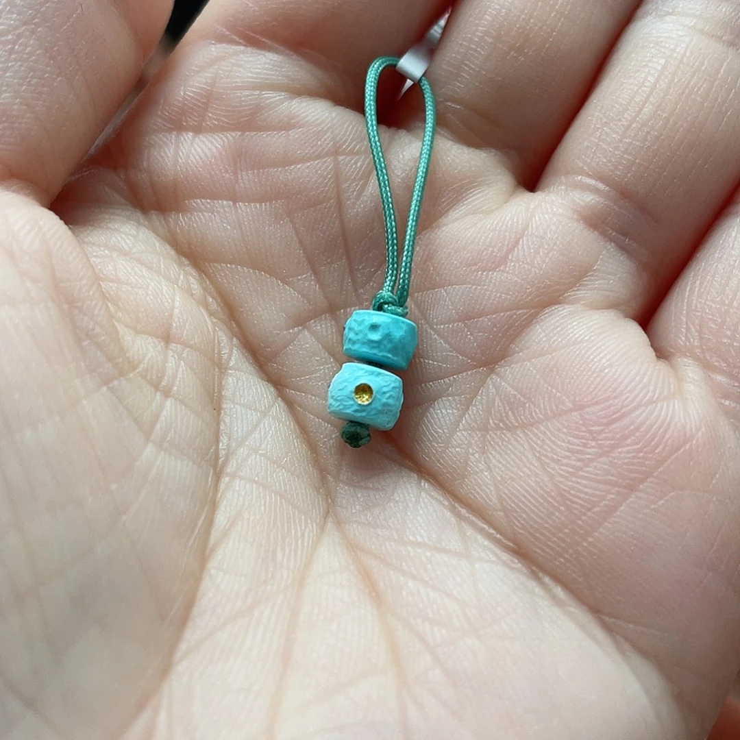 绿松石颈饰未镶嵌