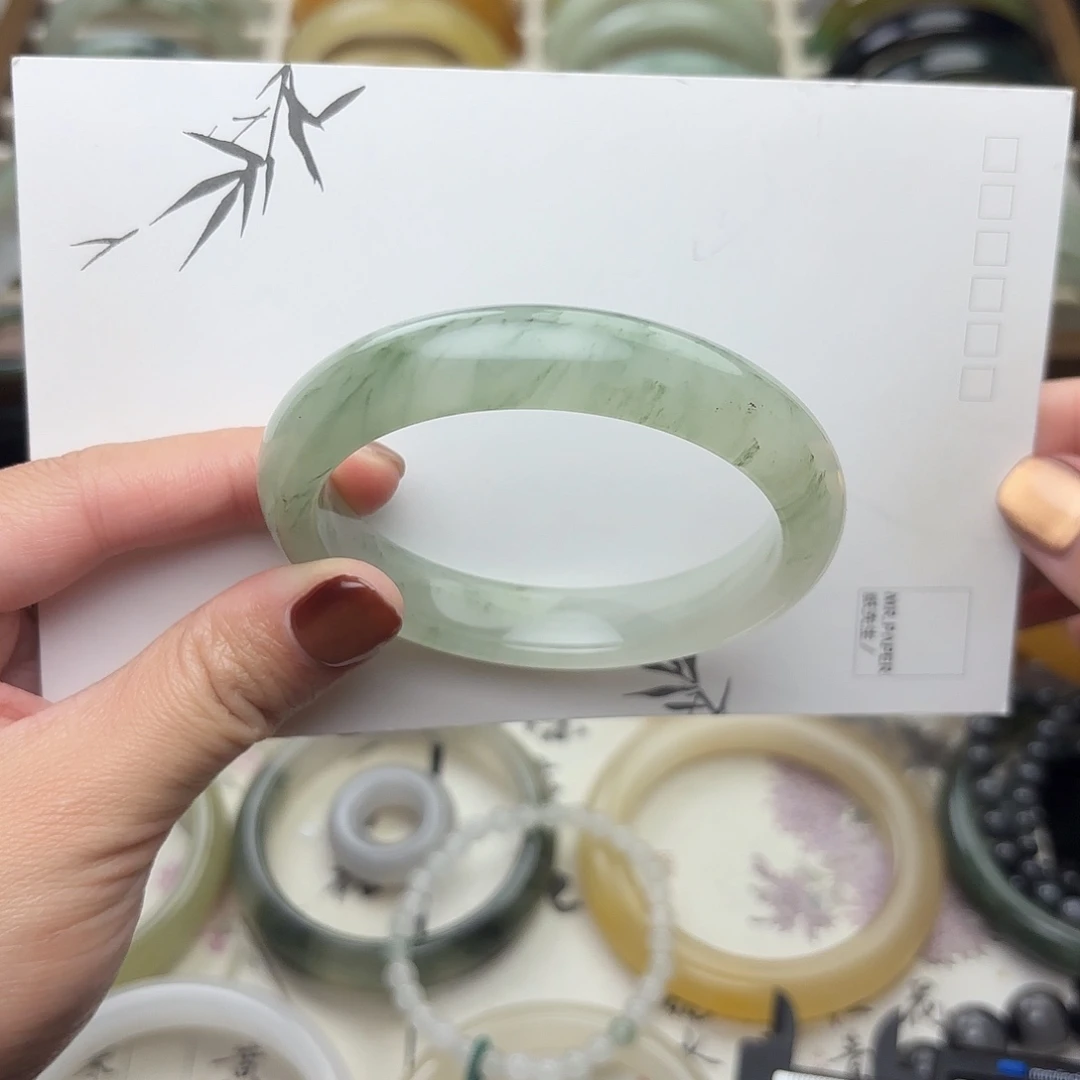 石英质玉（天山翠）未镶嵌手镯