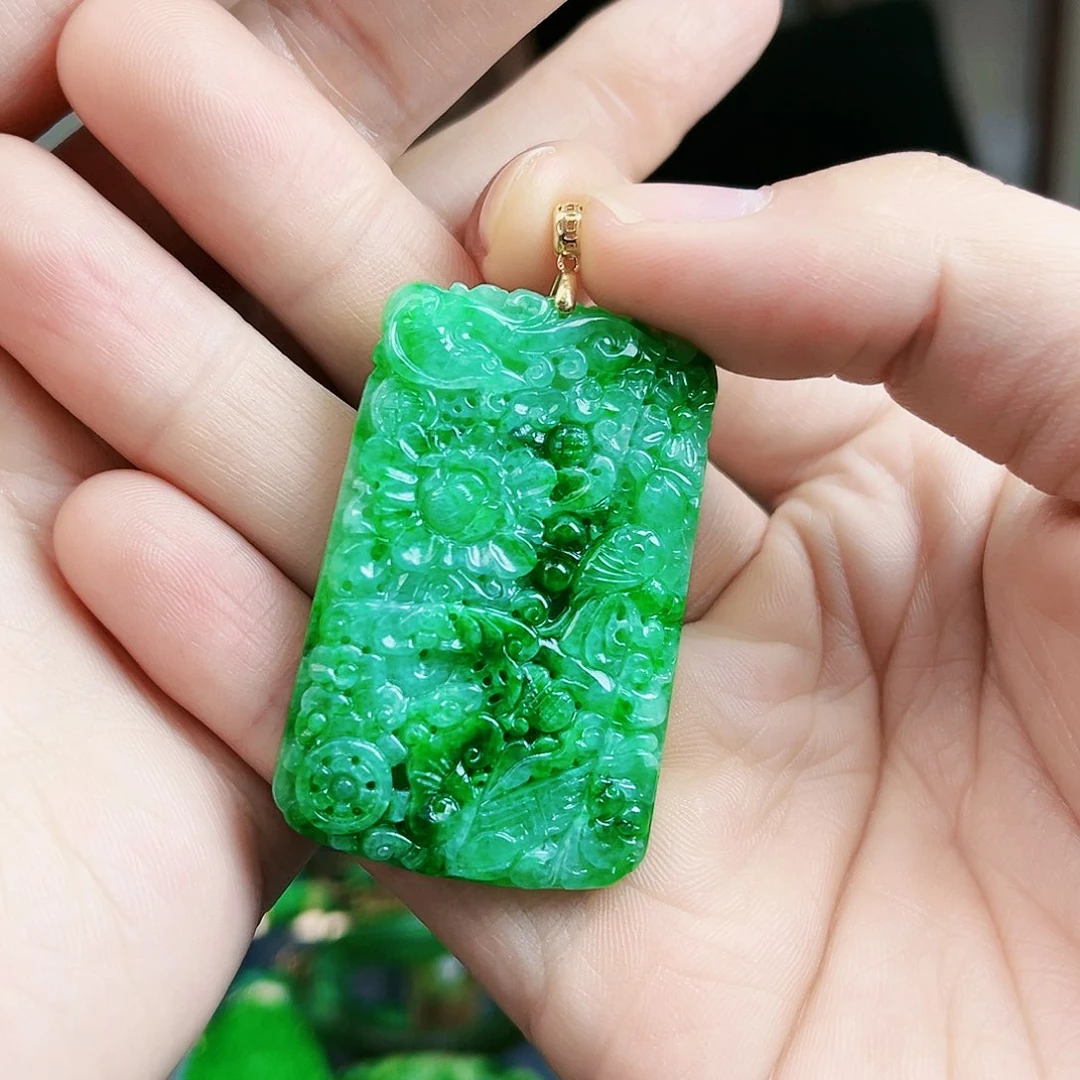 翡翠颈饰18K金镶嵌吊坠