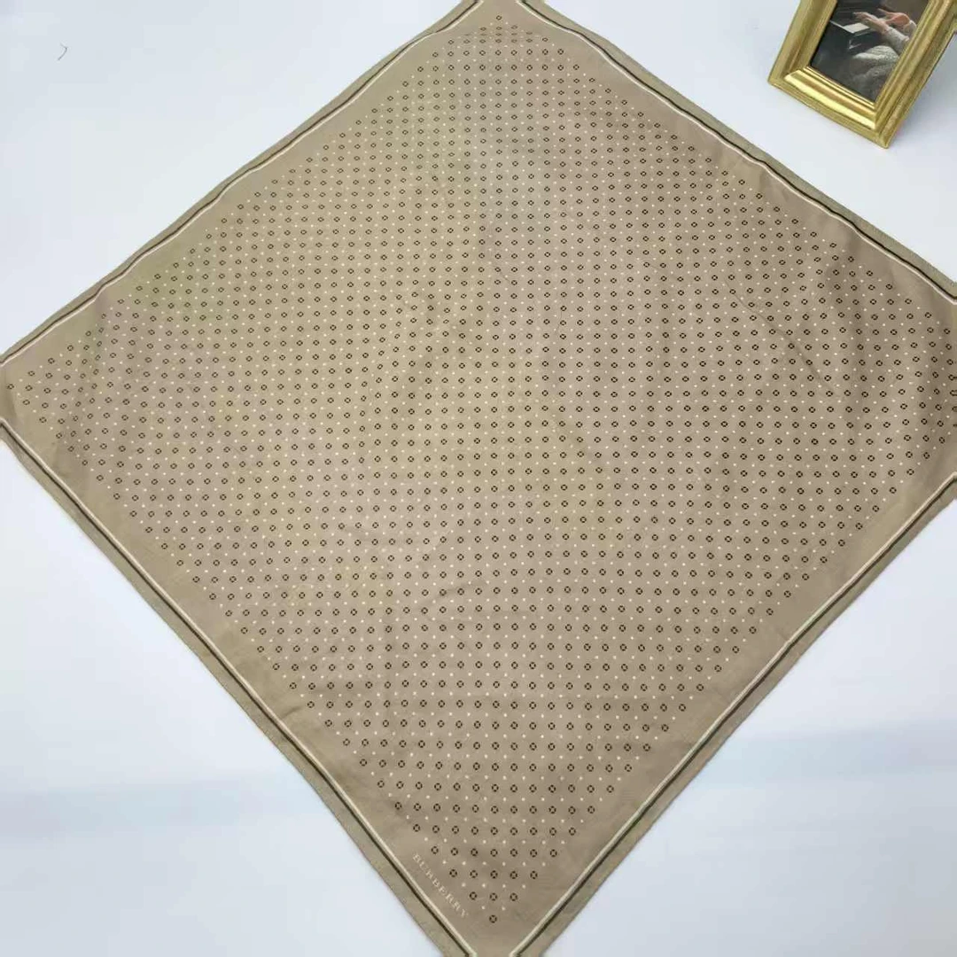 95新 BURBERRY/博柏利 海囤/巴宝莉/丝巾/yy10328
