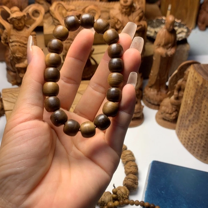 檀香木其他老山檀香1.110瑕疵