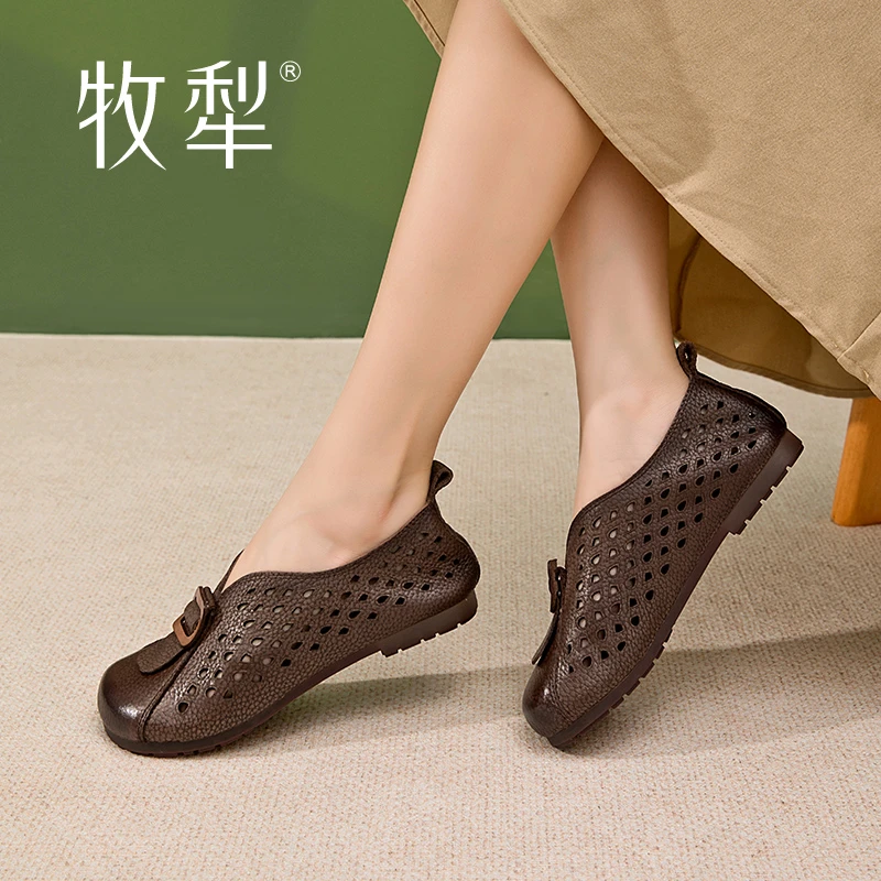 牧犁春夏新款镂空透气包头凉鞋简约舒适百搭平底防滑圆头女妈妈鞋