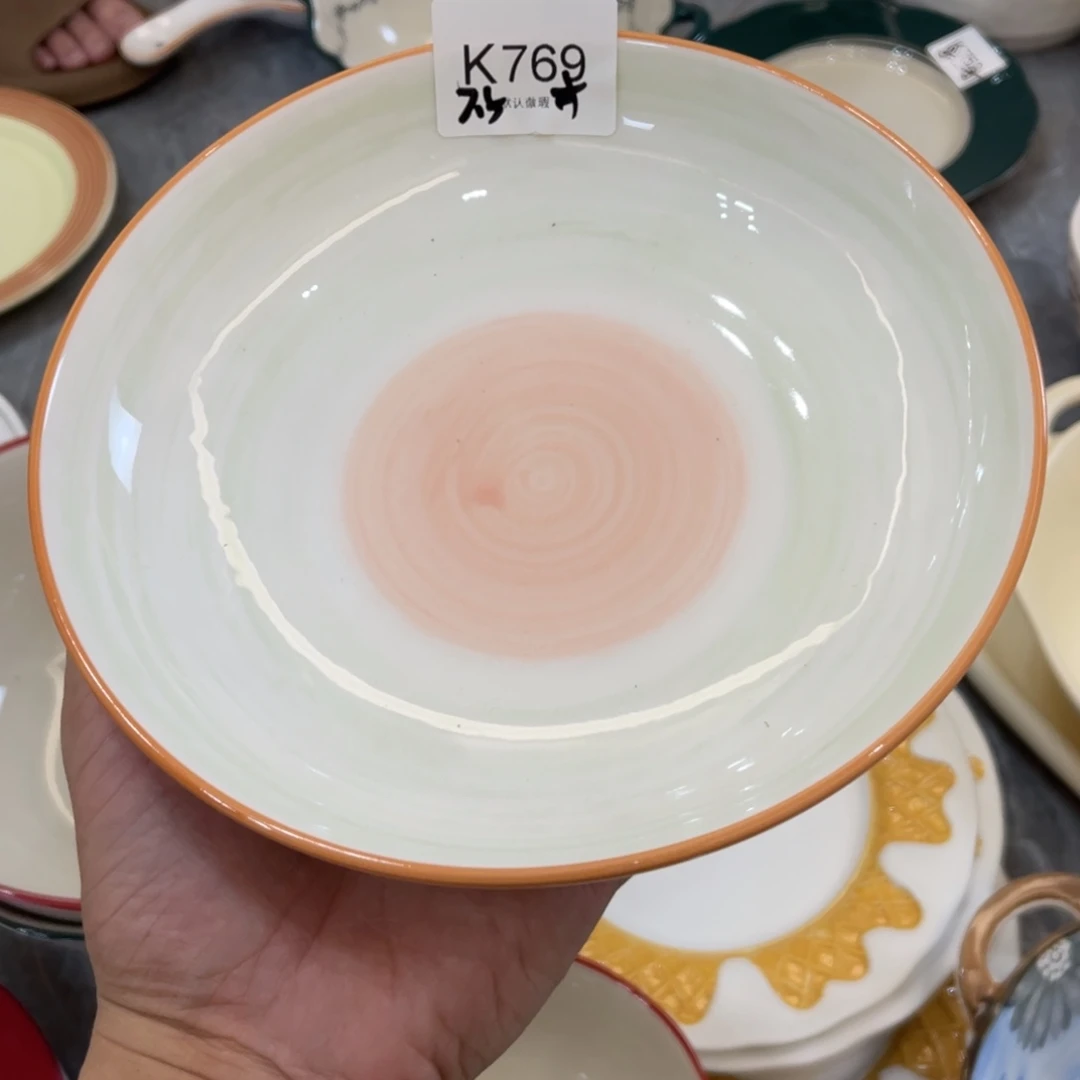 陶瓷微瑕餐具介意勿拍，满18飞！