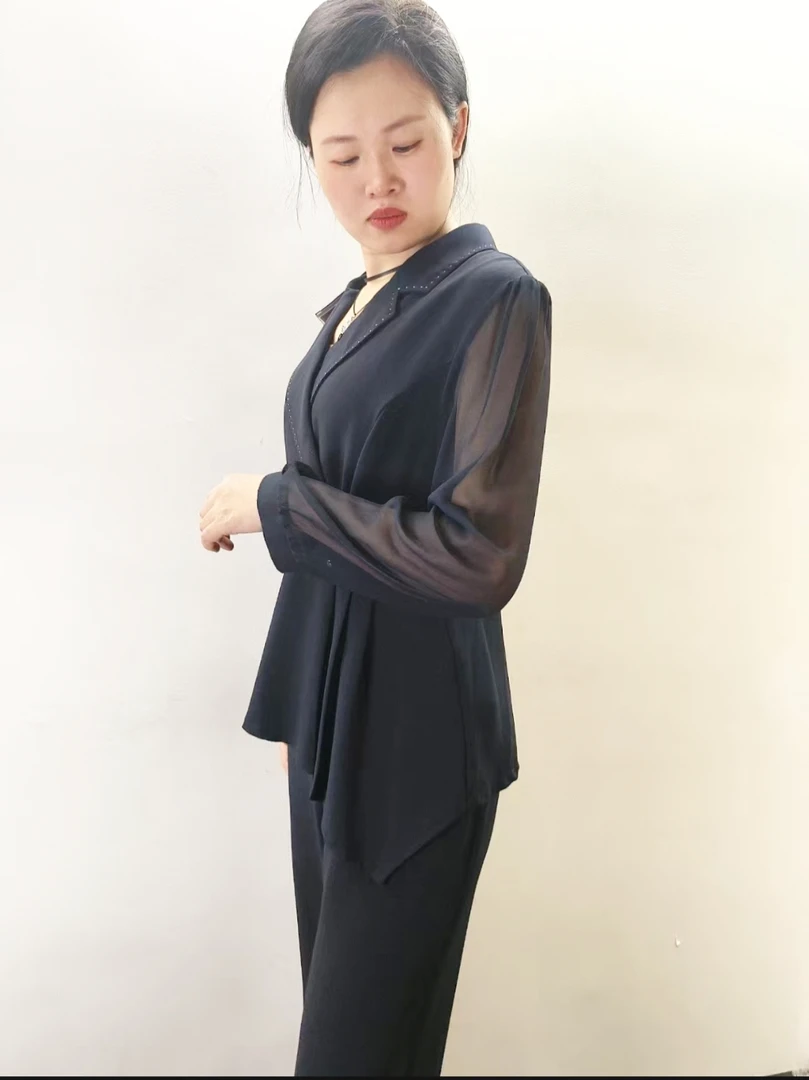 E18  雪纺袖三颗扣套装（默认微瑕 无运费险 接受不了勿拍）