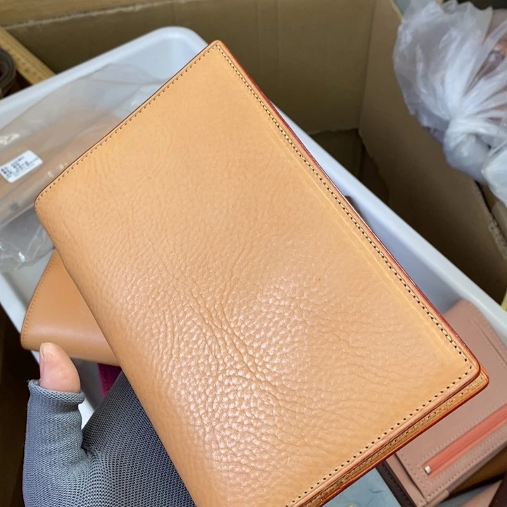 梨****头层牛皮微瑕A6活页本