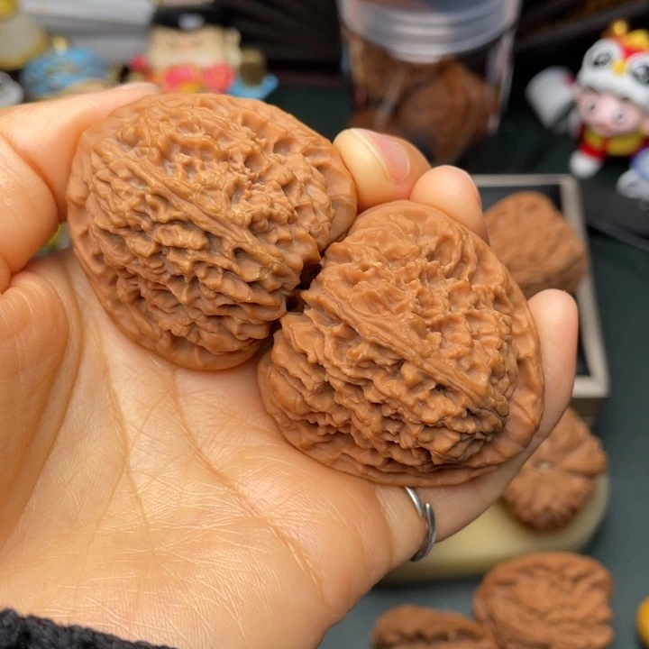 吊坠文玩核桃44尺拉丝正三角