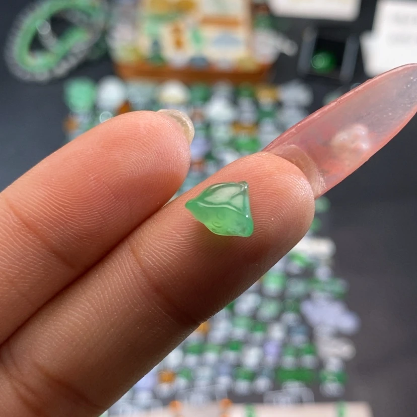 【闪购商品】翡翠挂件未镶嵌莲蓬