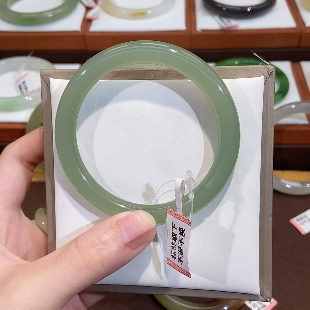 和田玉手镯未镶嵌怡