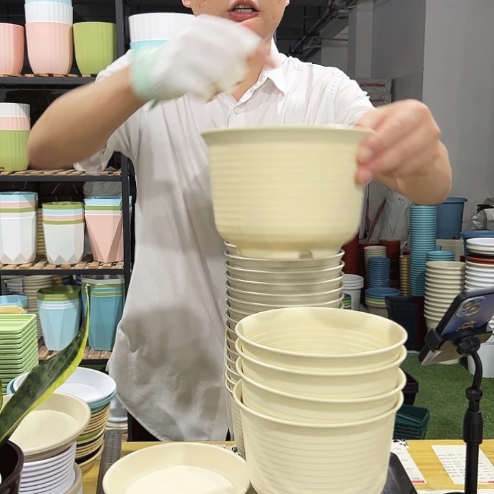 微瑕矮陶口18高12米色5只带托